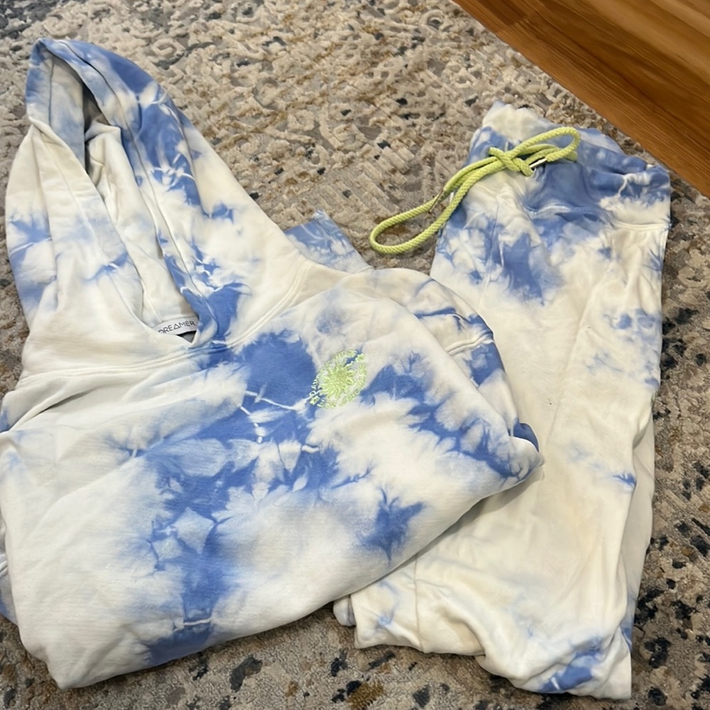 Daydreamer tie dye sweatsuit set size XS